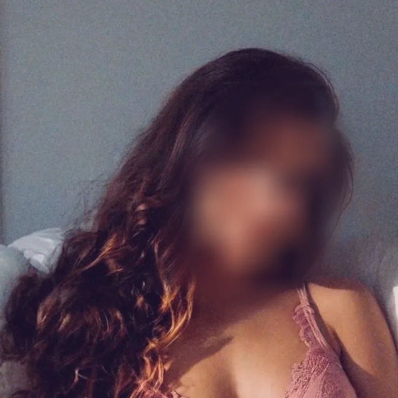 Andrea, 25