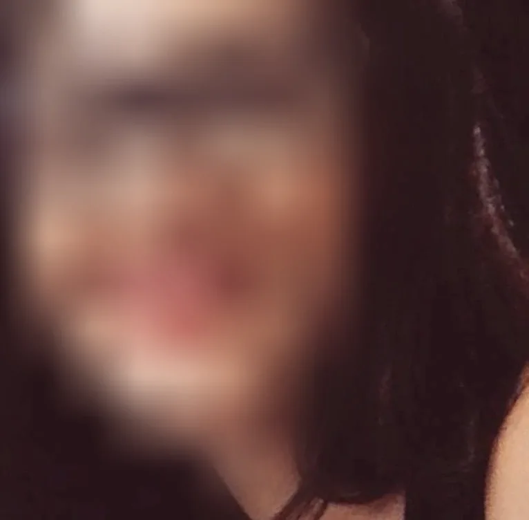 Elif, 25