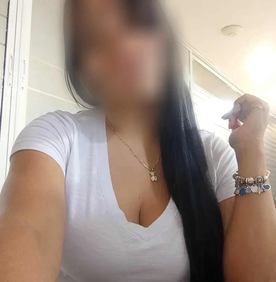 Nadine, 35