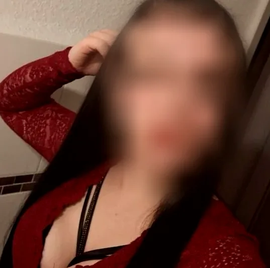 Selina, 24