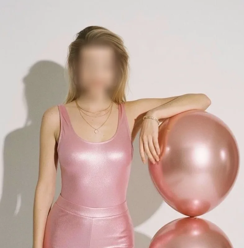 Sina, 33